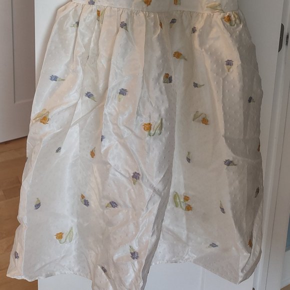 White Floral Midi Dress - Picture 4 of 10